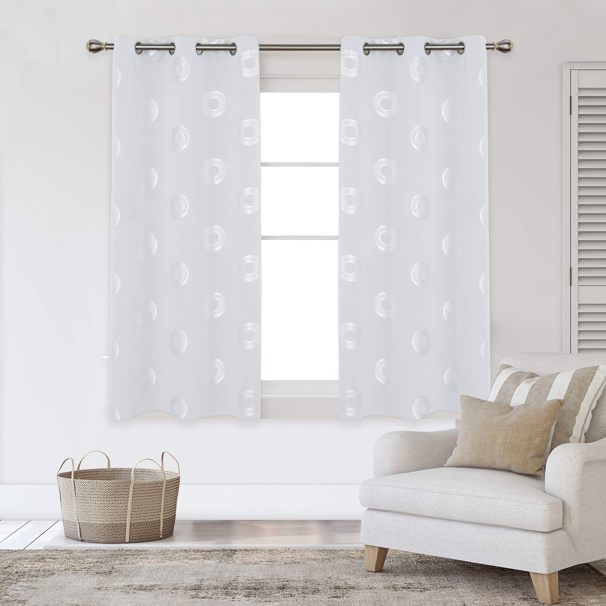 Greyish White/Silver