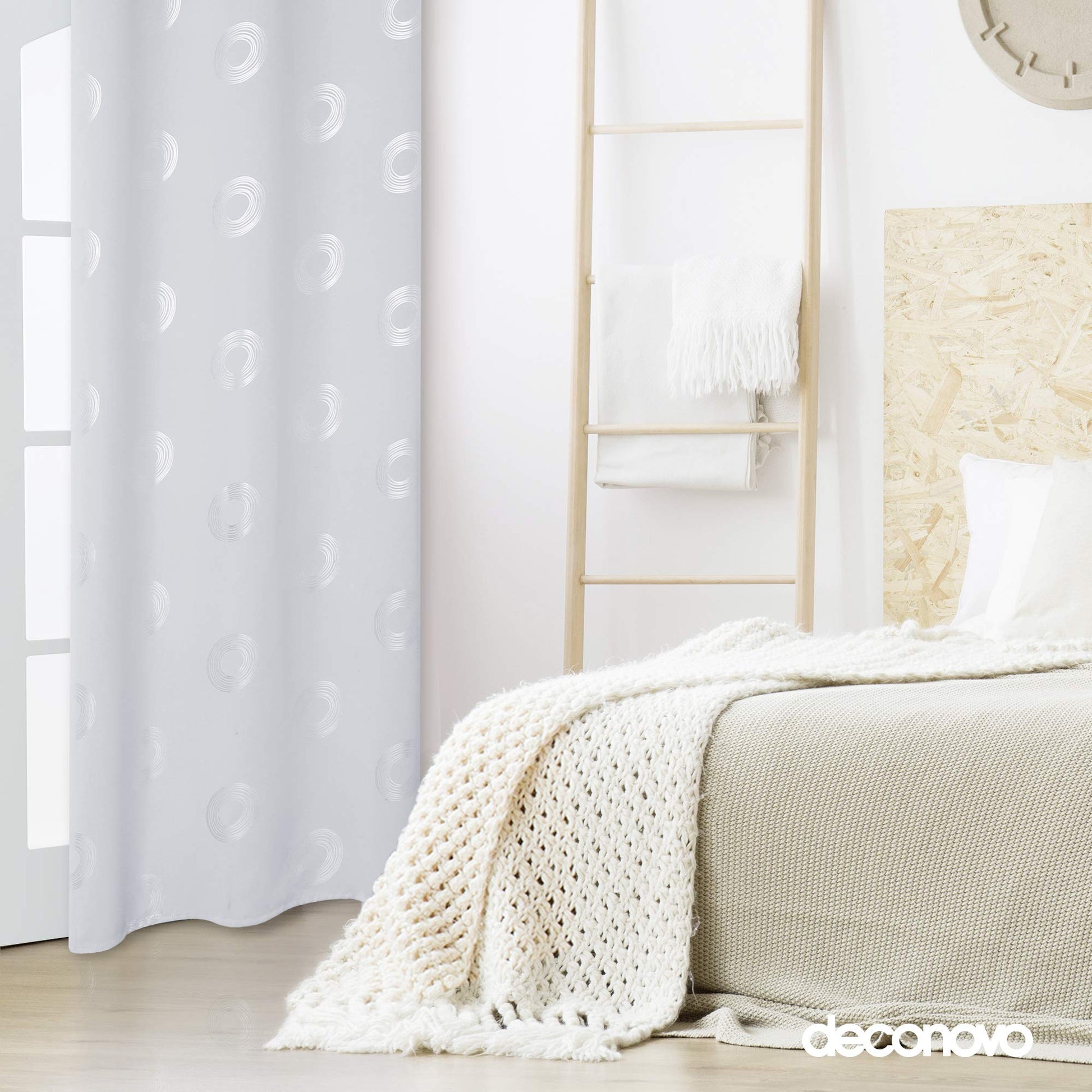 Greyish White/Silver