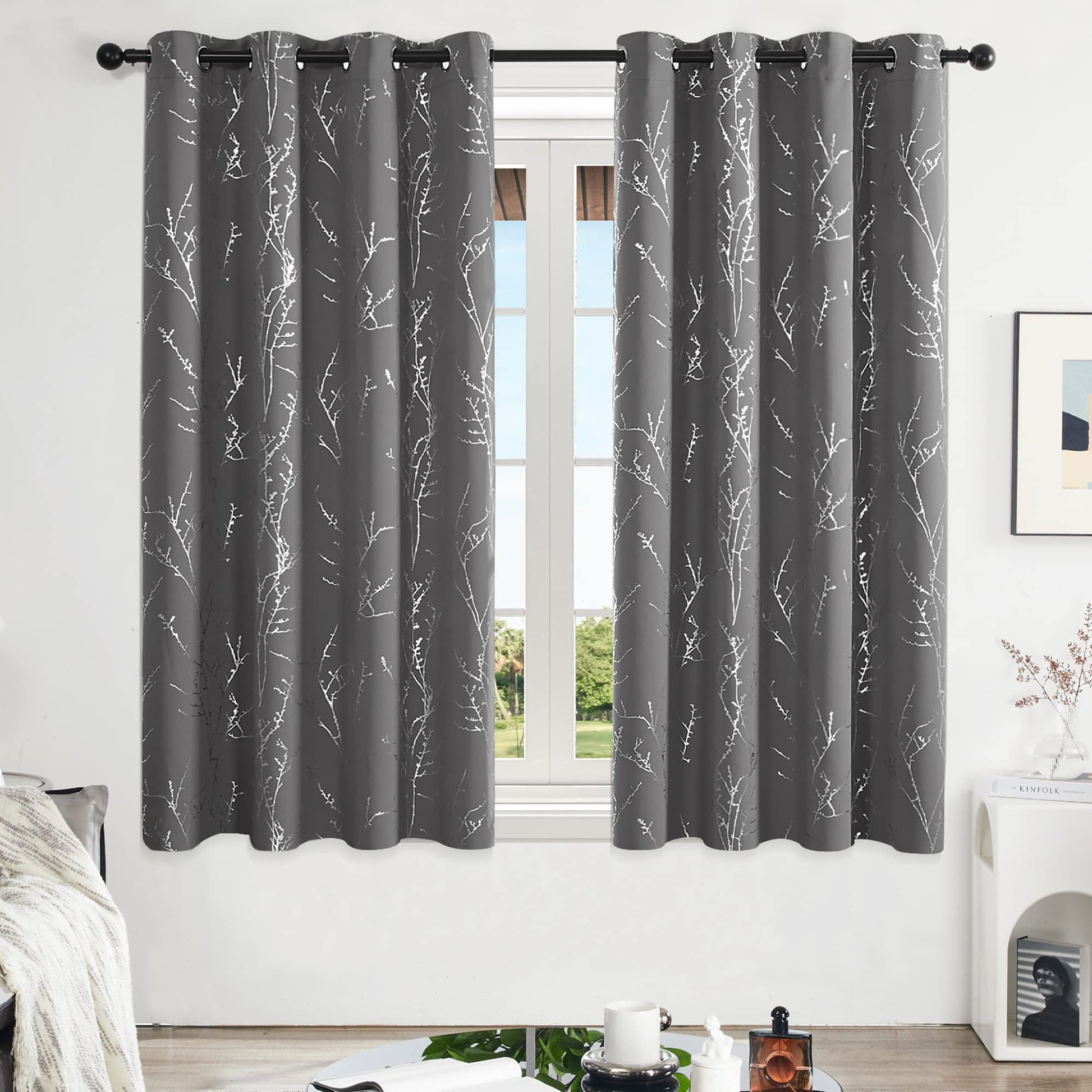 Light Grey/Silver Tree Branch